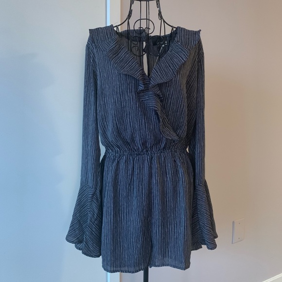 ♥️ Striped Navy Bell Long Sleeve Ruffled Romper - Picture 7 of 8